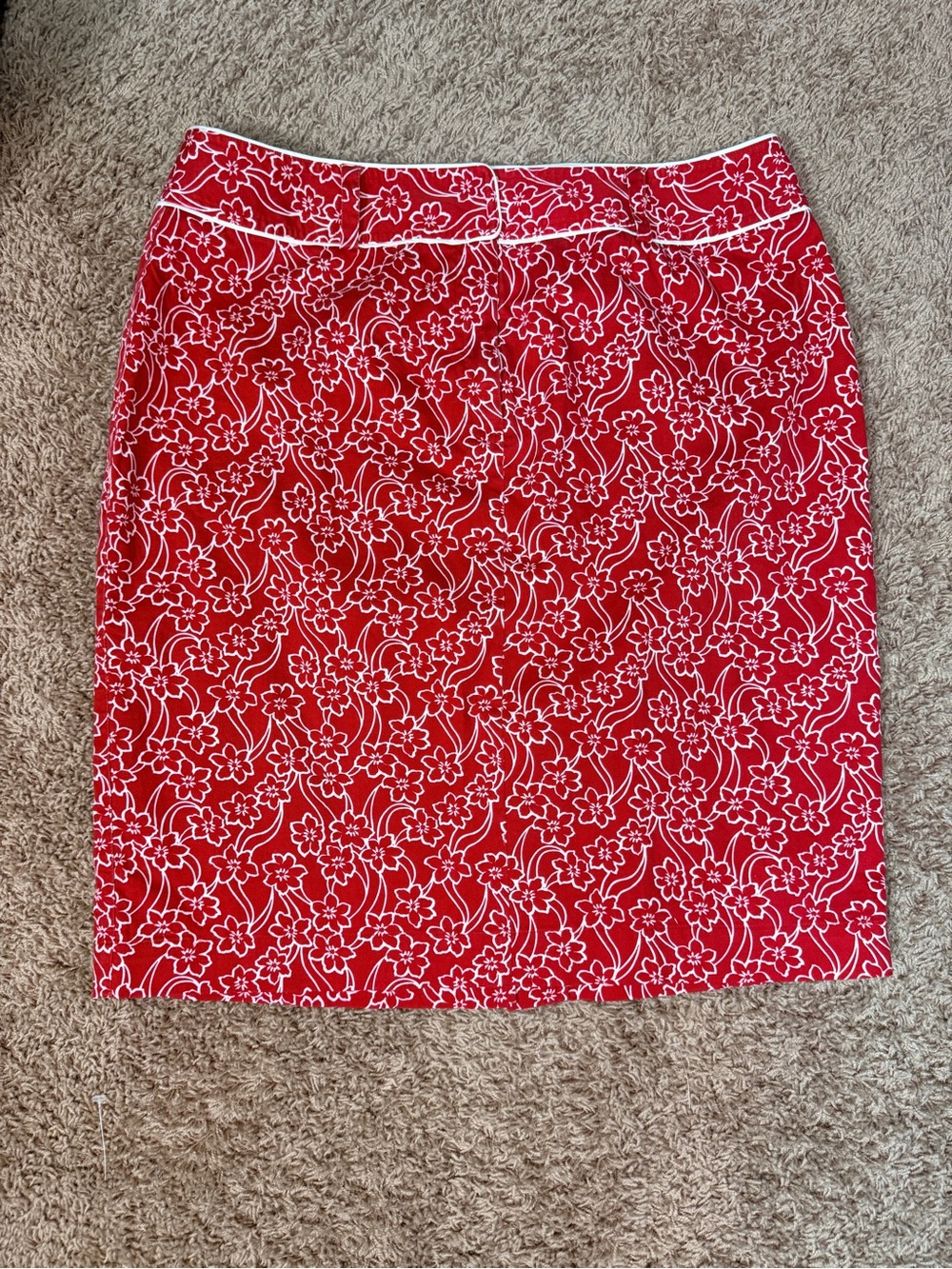 Liz Claiborne Women’s Size 16 Bright Red Floral Pencil Skirt Career Office Work